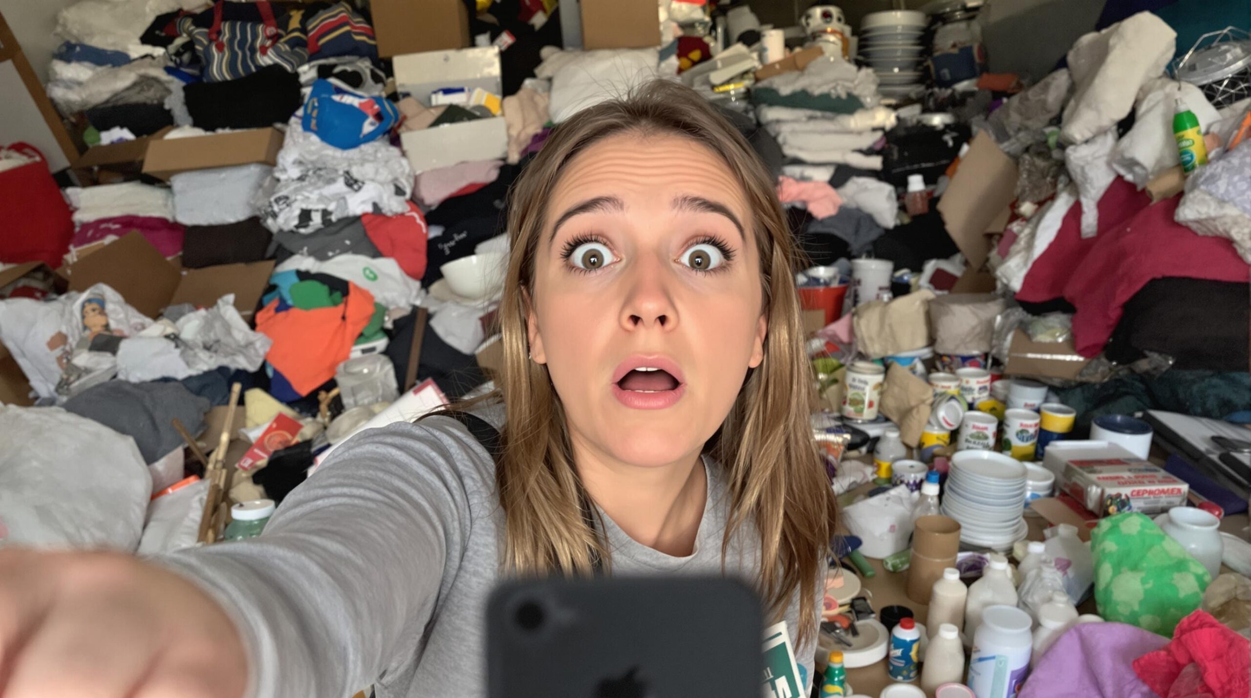 Woman’s Selfie Disaster: The Hilarious Reason Her Photo Went Viral!